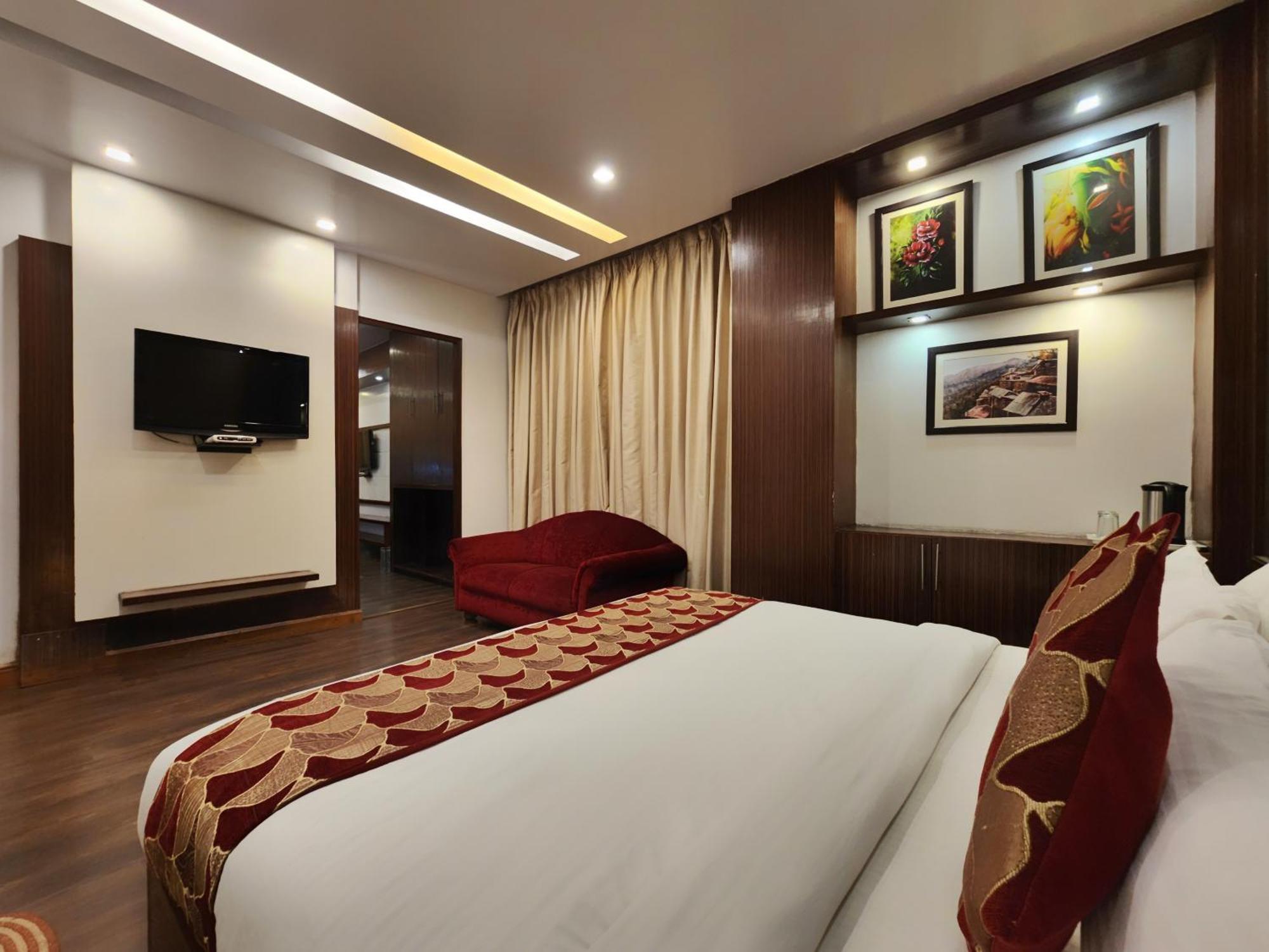 Hotel Surya Shimla Eksteriør bilde