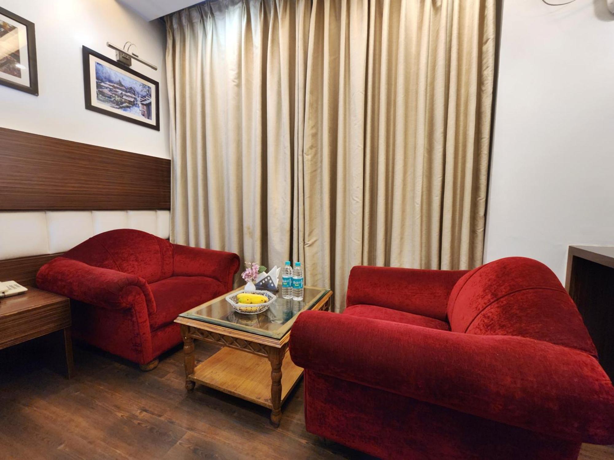 Hotel Surya Shimla Eksteriør bilde