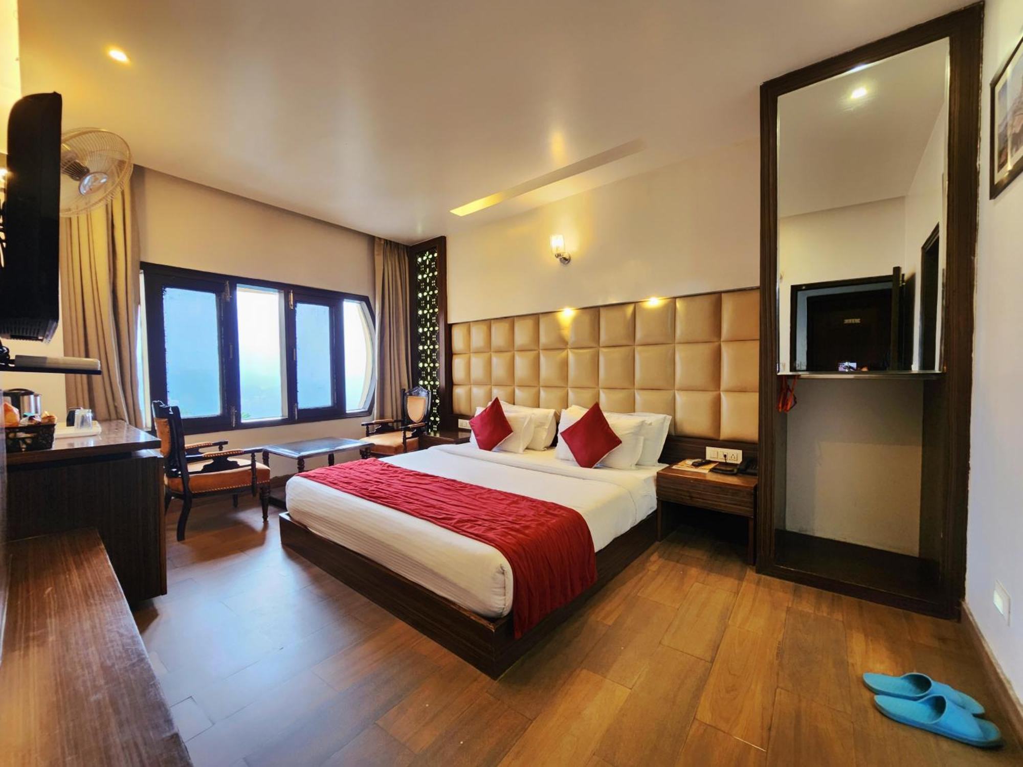 Hotel Surya Shimla Eksteriør bilde