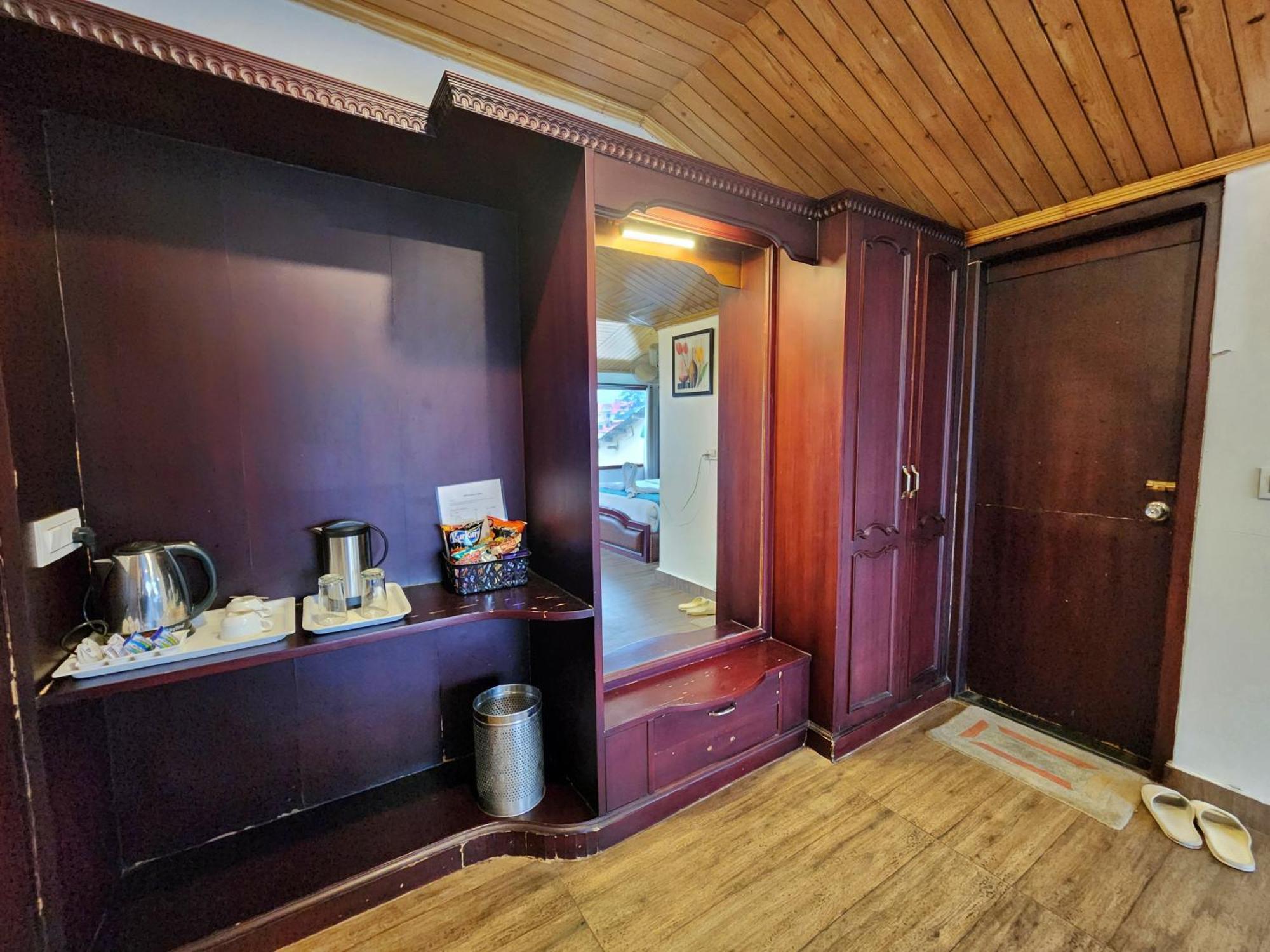 Hotel Surya Shimla Eksteriør bilde