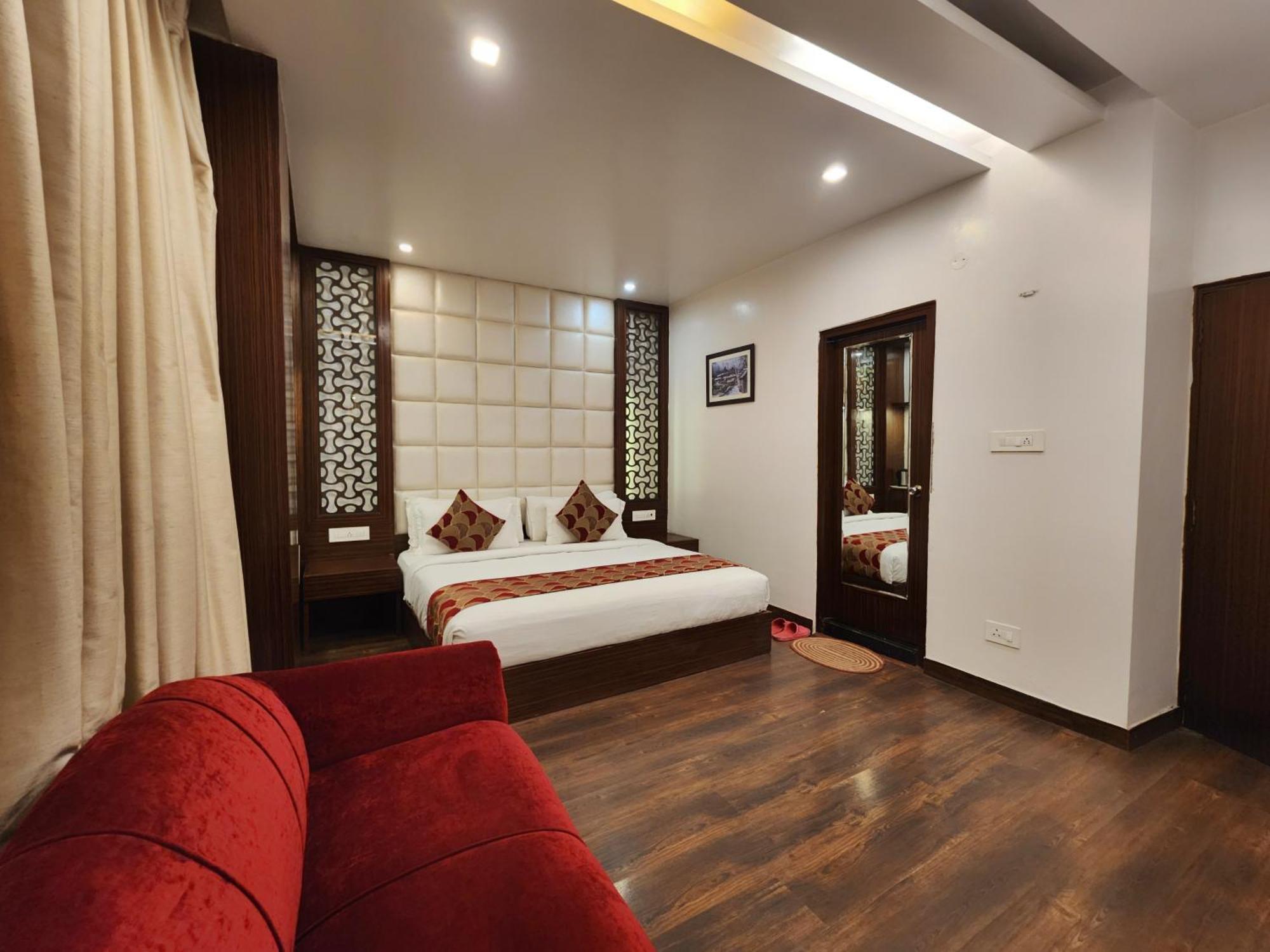 Hotel Surya Shimla Eksteriør bilde