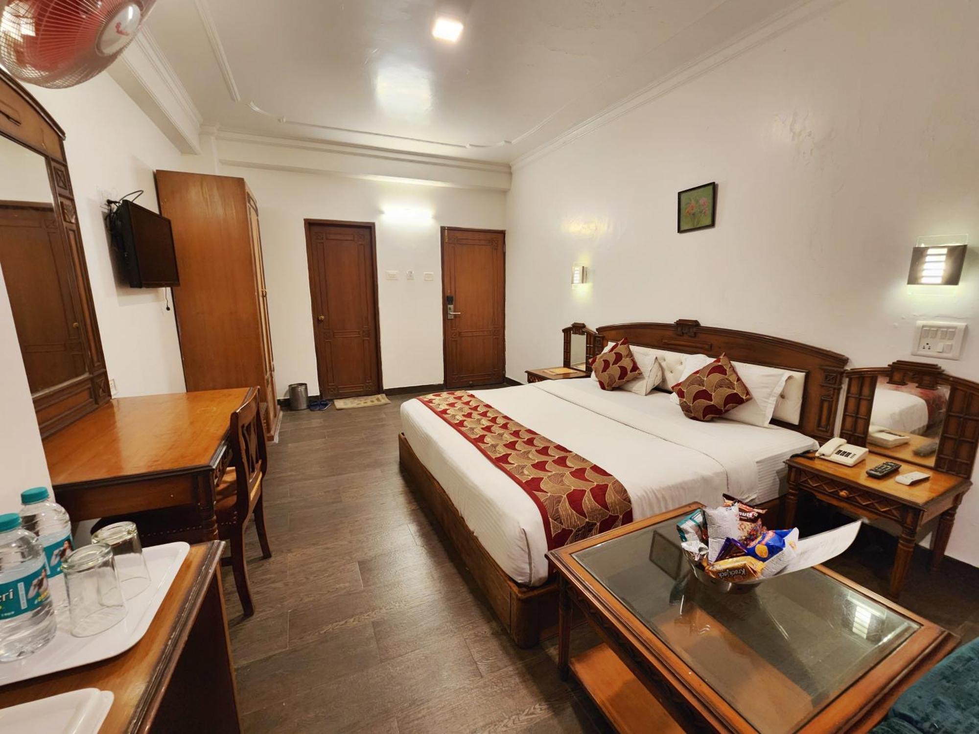 Hotel Surya Shimla Eksteriør bilde