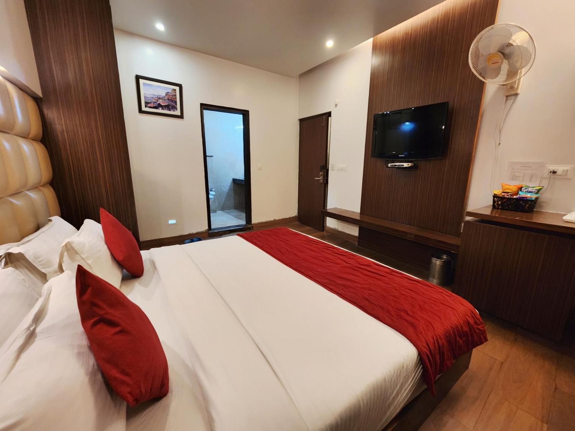 Hotel Surya Shimla Eksteriør bilde