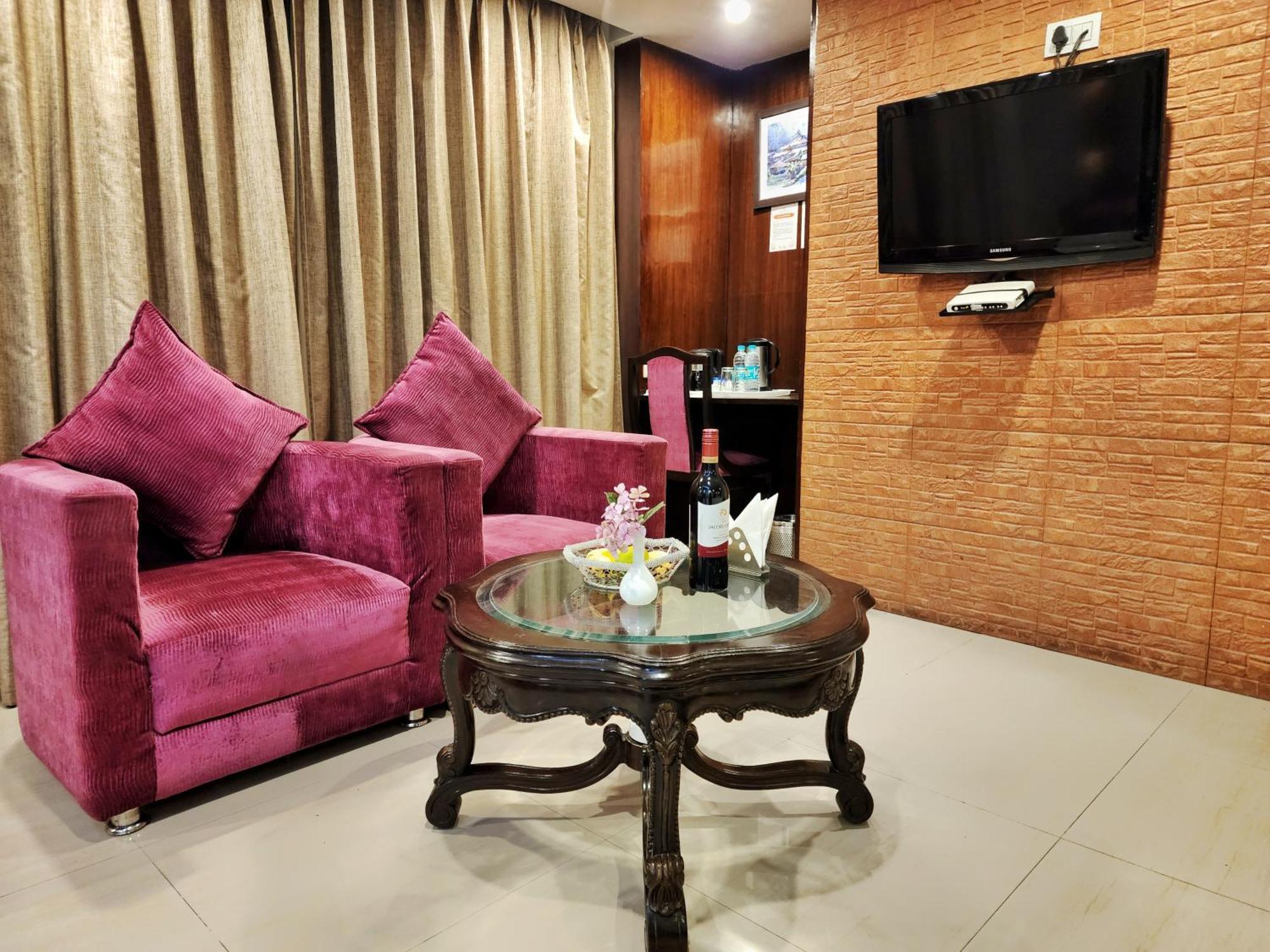 Hotel Surya Shimla Eksteriør bilde
