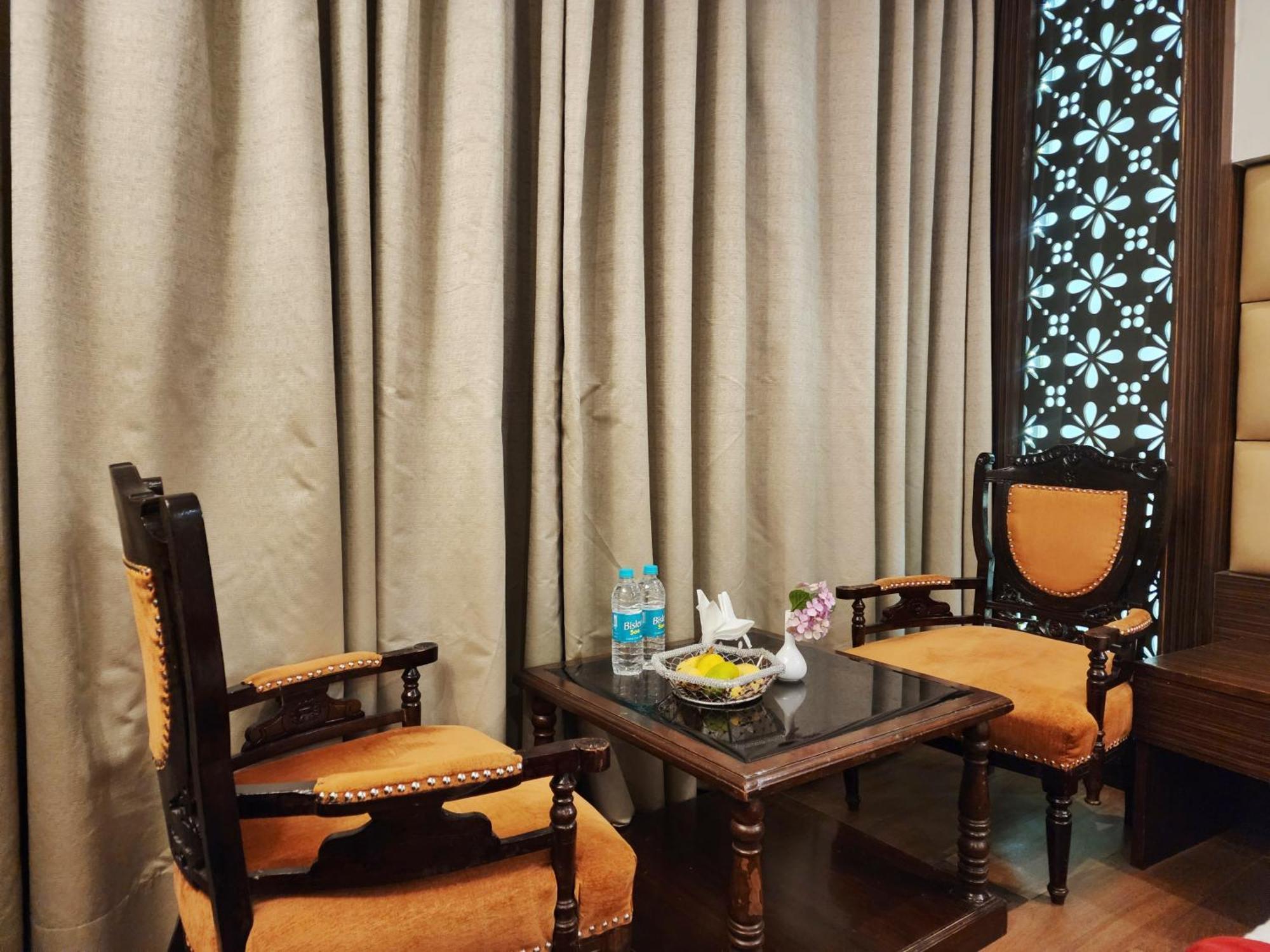 Hotel Surya Shimla Eksteriør bilde