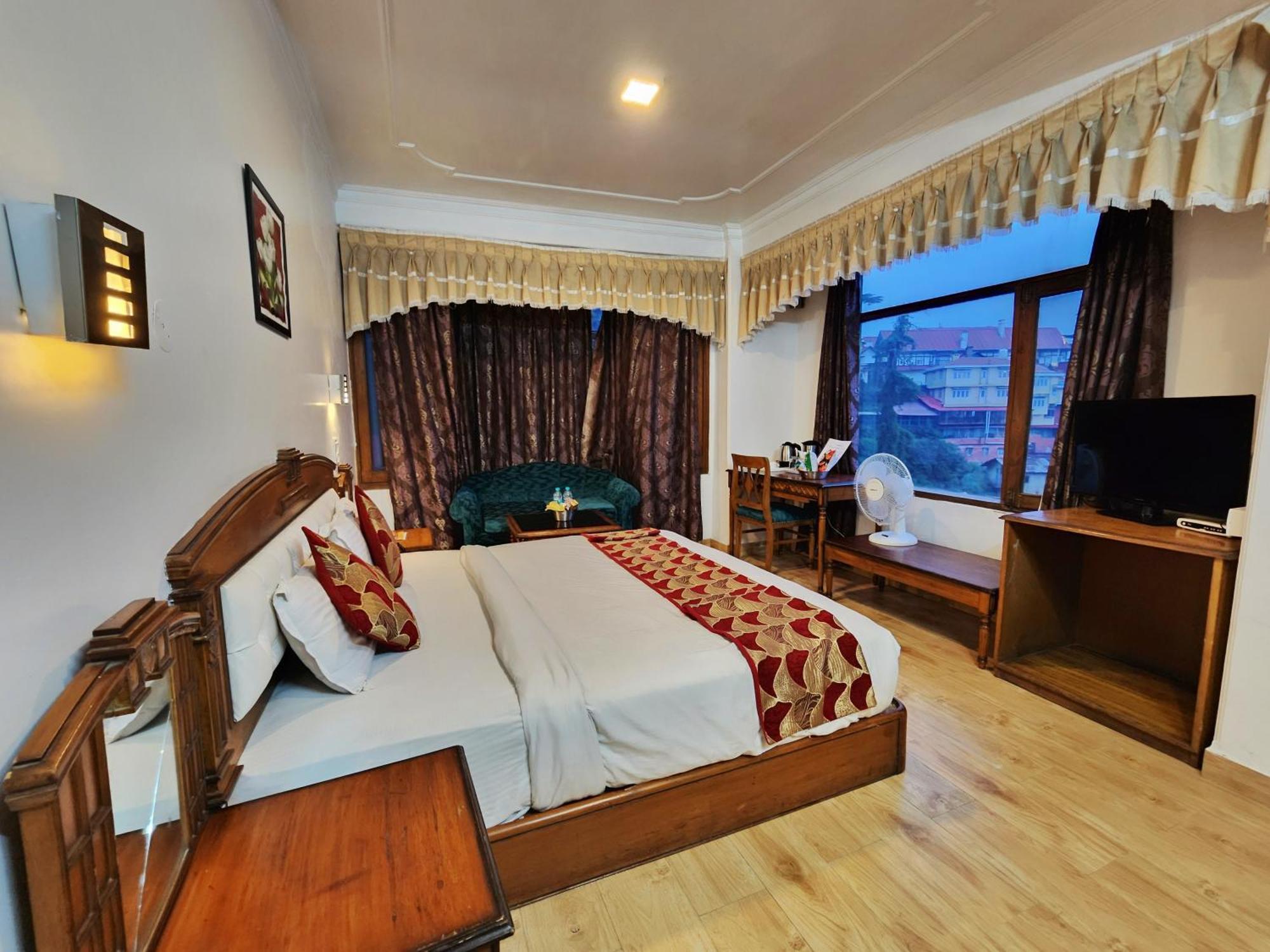 Hotel Surya Shimla Eksteriør bilde