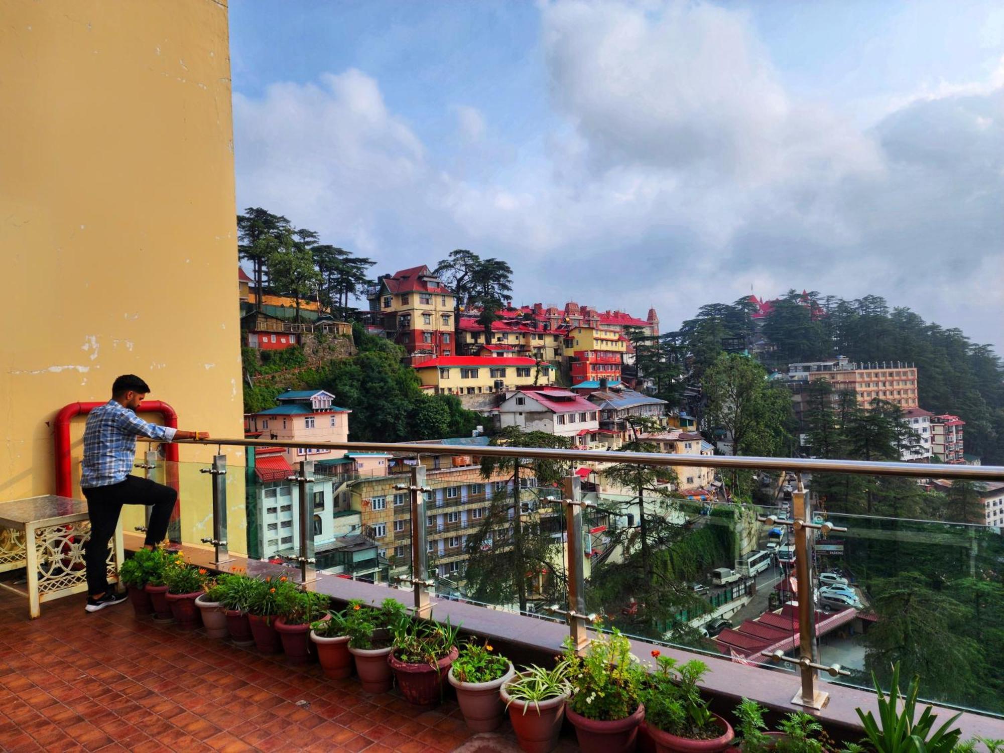 Hotel Surya Shimla Eksteriør bilde