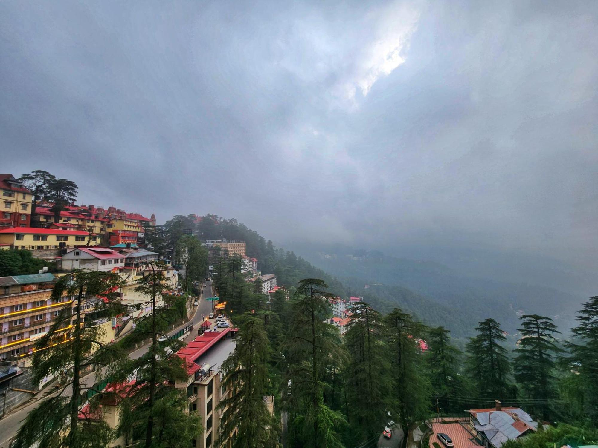 Hotel Surya Shimla Eksteriør bilde