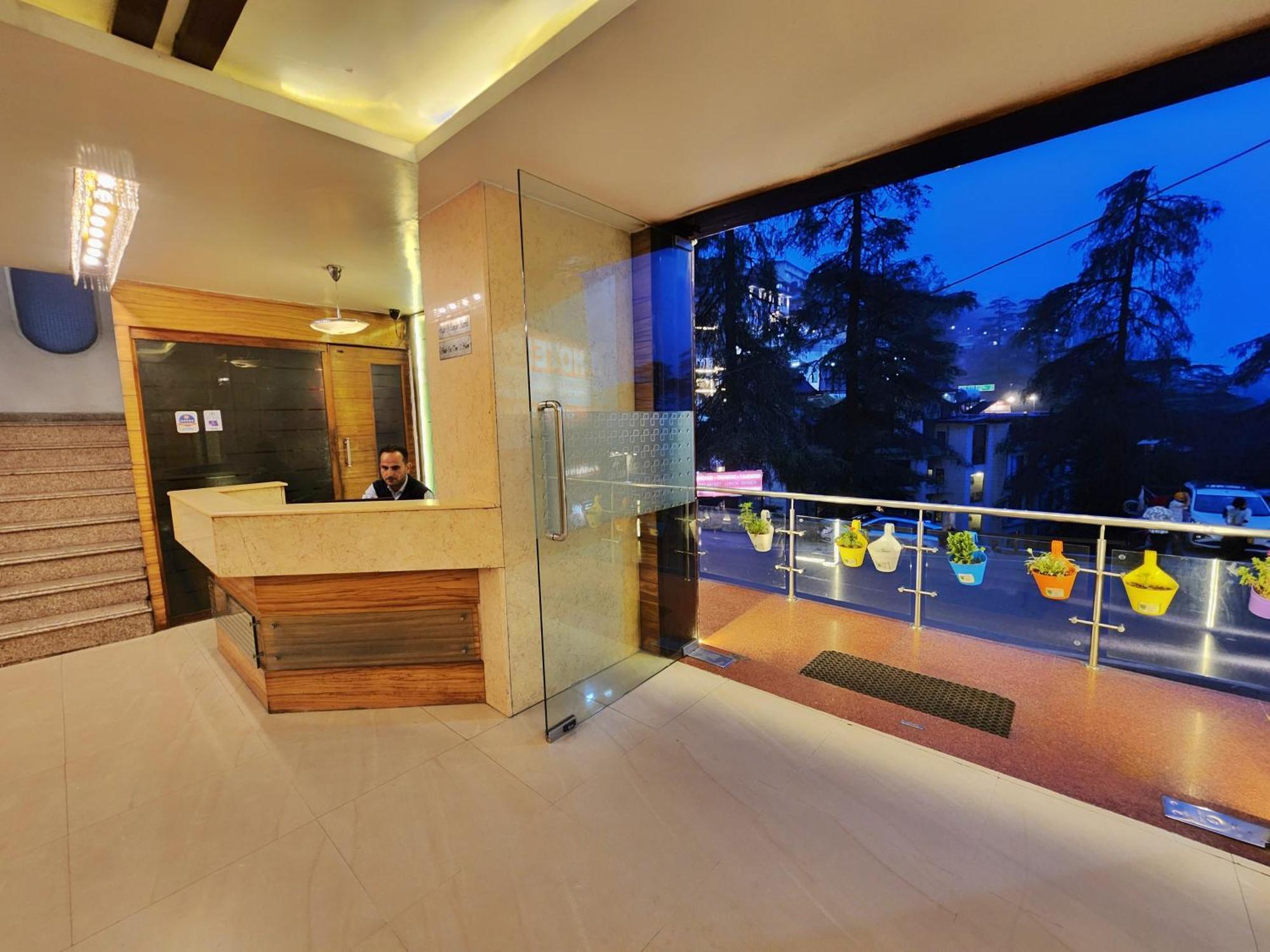 Hotel Surya Shimla Eksteriør bilde