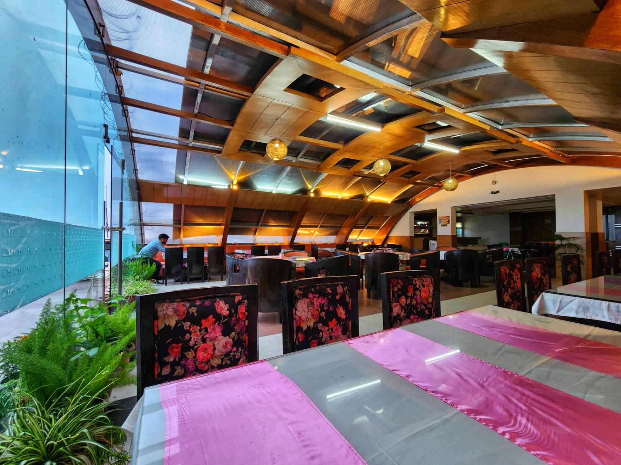 Hotel Surya Shimla Eksteriør bilde