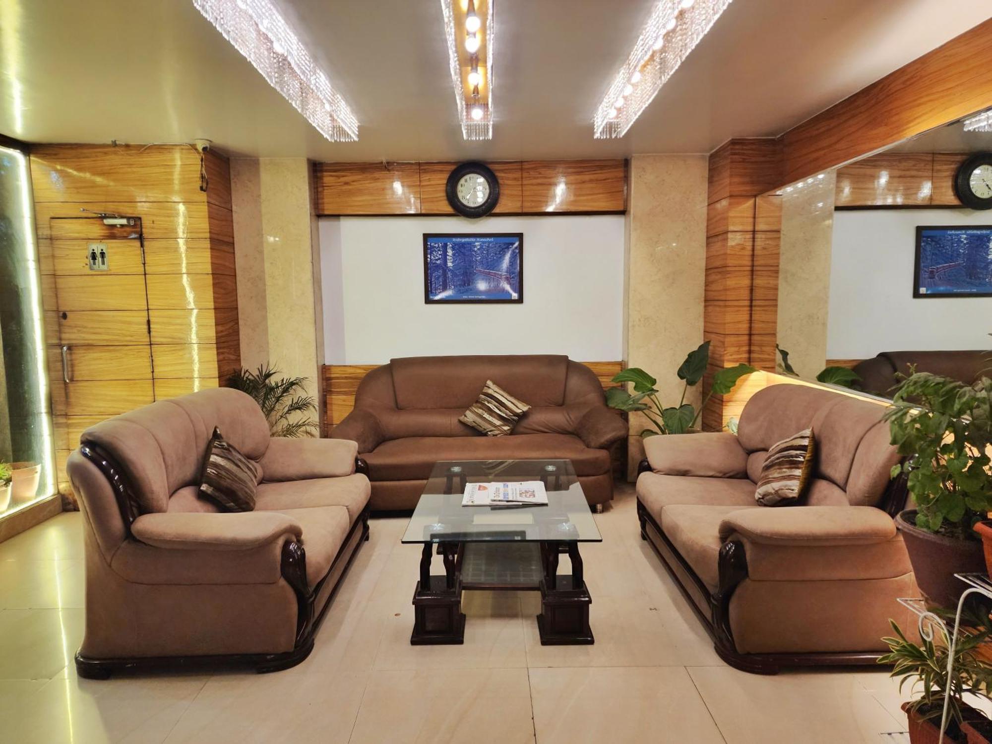 Hotel Surya Shimla Eksteriør bilde